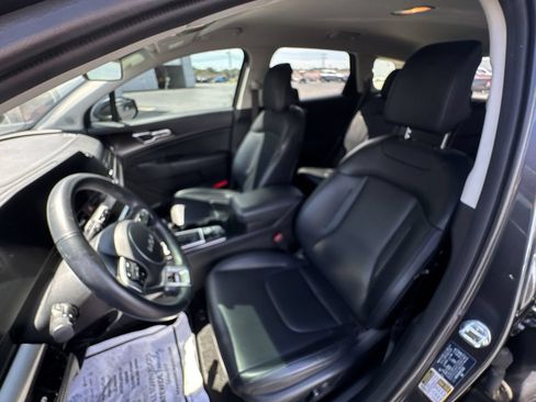 Used 2024 Kia Sportage EX FWD image 11