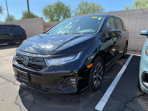 Used 2025 Honda Odyssey EX-L image 2