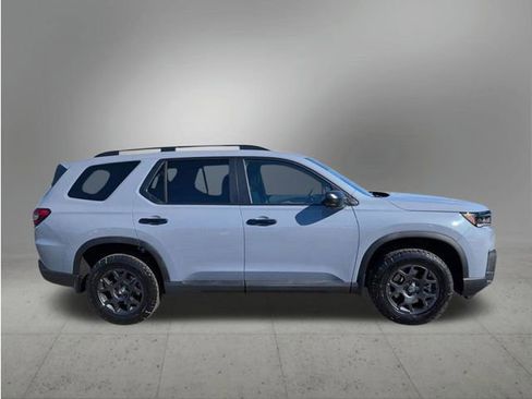 New 2026 Honda Pilot TrailSport image 6