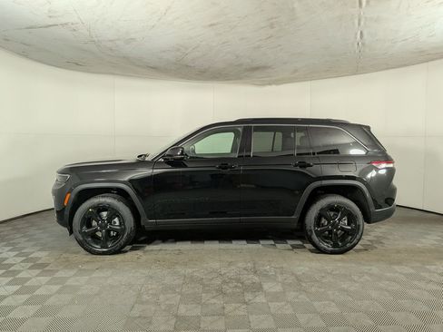 New 2026 Jeep Grand Cherokee Limited image 3