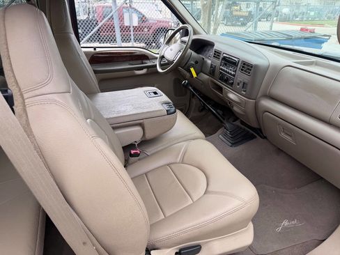 Used 2000 Ford F250 Lariat image 4