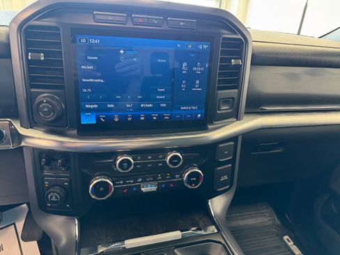 Used 2023 Ford F150 Lariat AWD/4WD image 17