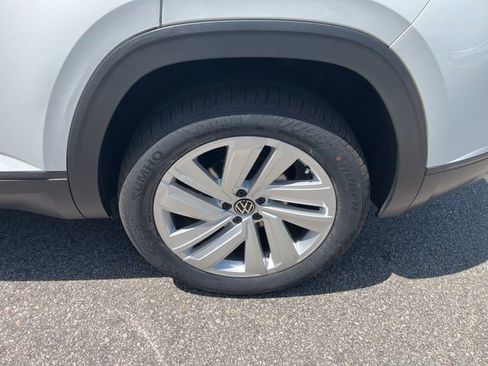 Used 2023 Volkswagen Atlas Cross Sport SE w/ Panoramic Sunroof Package FWD image 33