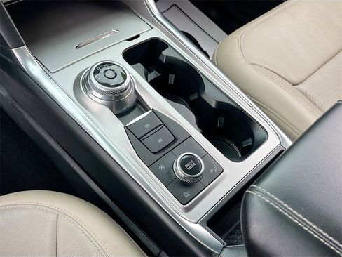 Used 2020 Ford Explorer Limited image 17