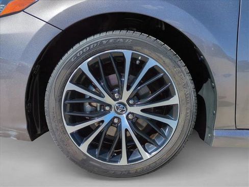 Used 2019 Toyota Camry SE image 24