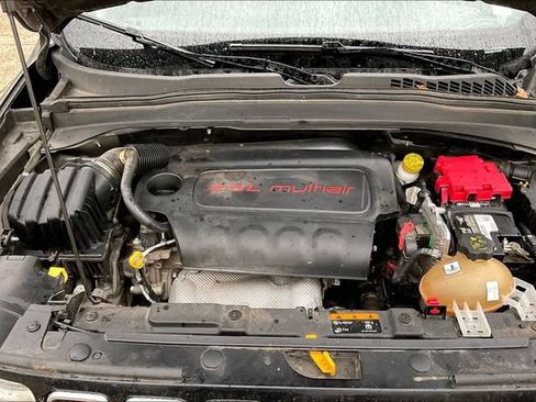 Used 2020 Jeep Renegade Latitude FWD image 28