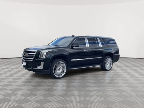 Used 2016 Cadillac Escalade ESV Luxury AWD/4WD image 4