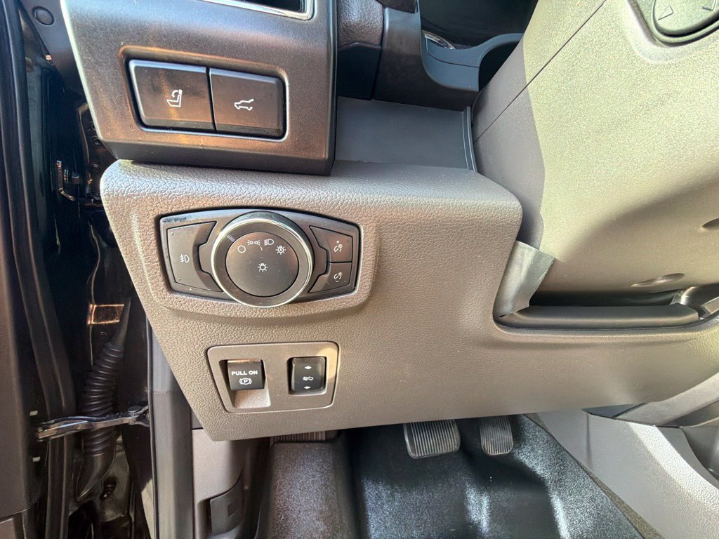 Used 2021 Ford Expedition Limited RWD image 17