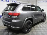 Used 2017 Jeep Grand Cherokee Altitude image 4