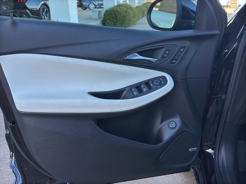 Used 2024 Buick Encore GX Avenir w/ Avenir Technology Package image 10