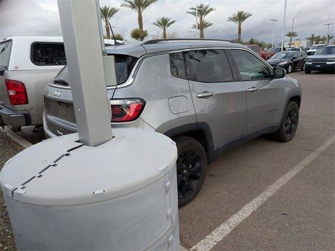 Used 2019 Jeep Compass Limited w/ Safety & Security Group image 4