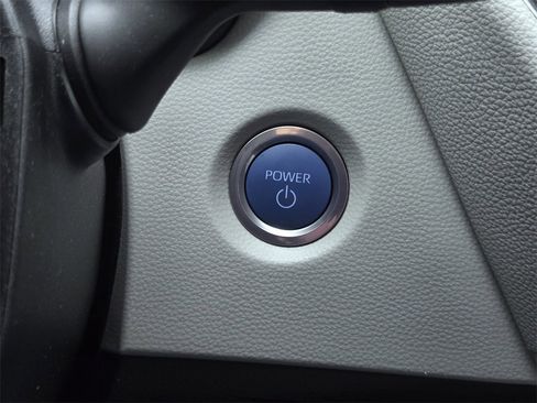 Used 2022 Toyota Corolla LE image 19