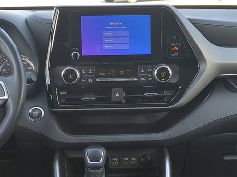 Certified 2023 Toyota Highlander LE image 18
