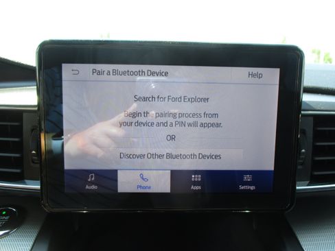 Used 2020 Ford Explorer XLT w/ Equipment Group 202A AWD/4WD image 22