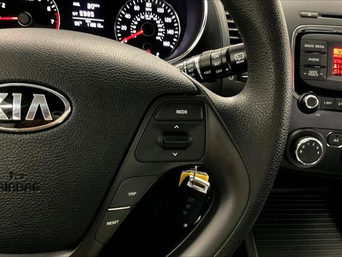 Used 2018 Kia Forte LX image 18