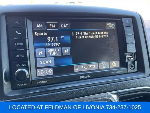 Used 2015 Chrysler Town & Country Limited Platinum FWD image 13