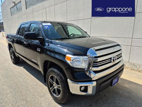 Used 2017 Toyota Tundra SR5 w/ SR5 Upgrade Package image 1