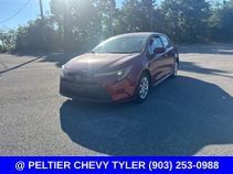 Used 2025 Toyota Corolla LE FWD image 3