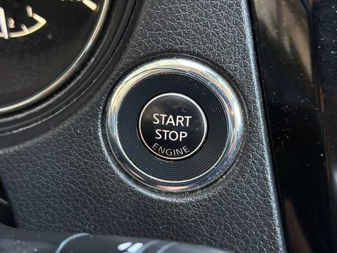 Used 2020 Nissan Rogue SV w/ Premium Package AWD/4WD image 26