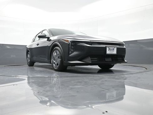 Certified 2025 Kia K4 LX image 27