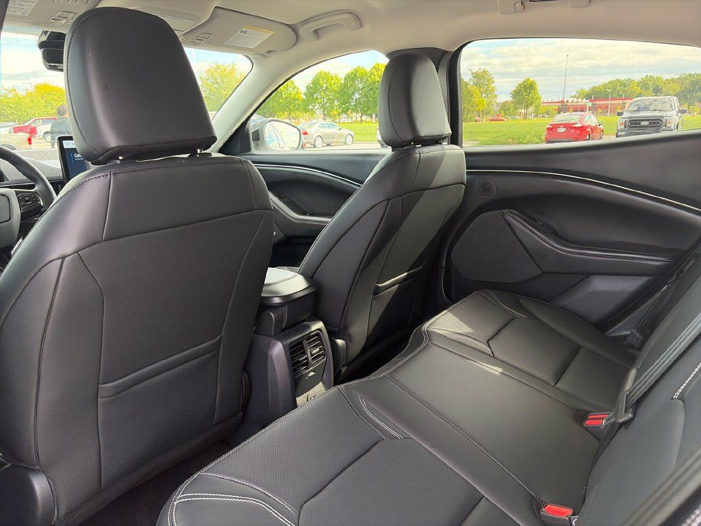 Used 2025 Ford Mustang Mach-E Premium AWD/4WD image 30