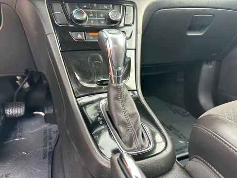 Used 2021 Buick Encore Preferred image 48