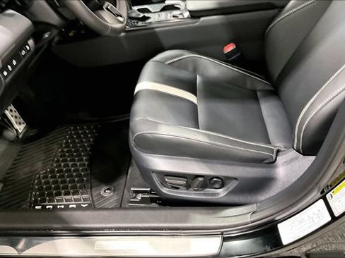 Used 2026 Toyota Camry SE AWD/4WD image 24