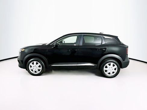 Used 2025 Nissan Kicks SV FWD image 4