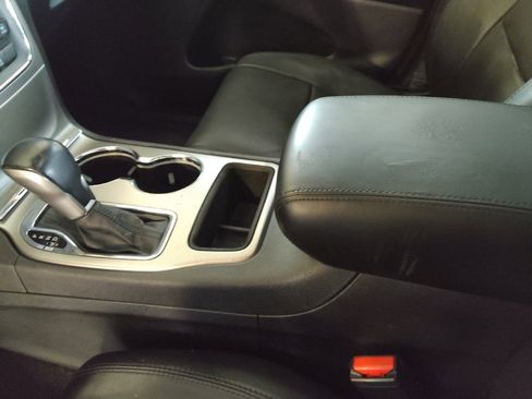 Used 2018 Jeep Grand Cherokee Limited w/ Luxury Group II RWD image 26