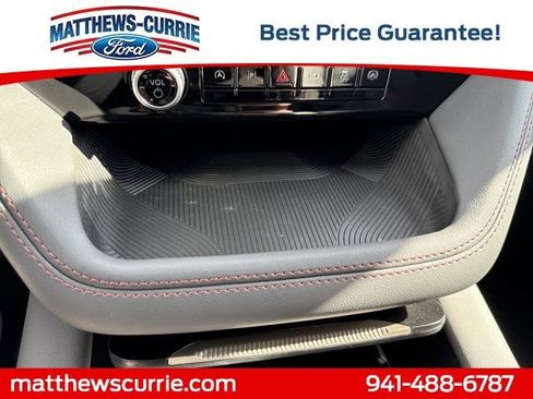 New 2025 Ford Explorer Active w/ Active Comfort Package image 21