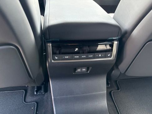 Used 2026 Lexus GX 550 w/ Accessory Package (2T) AWD/4WD image 17