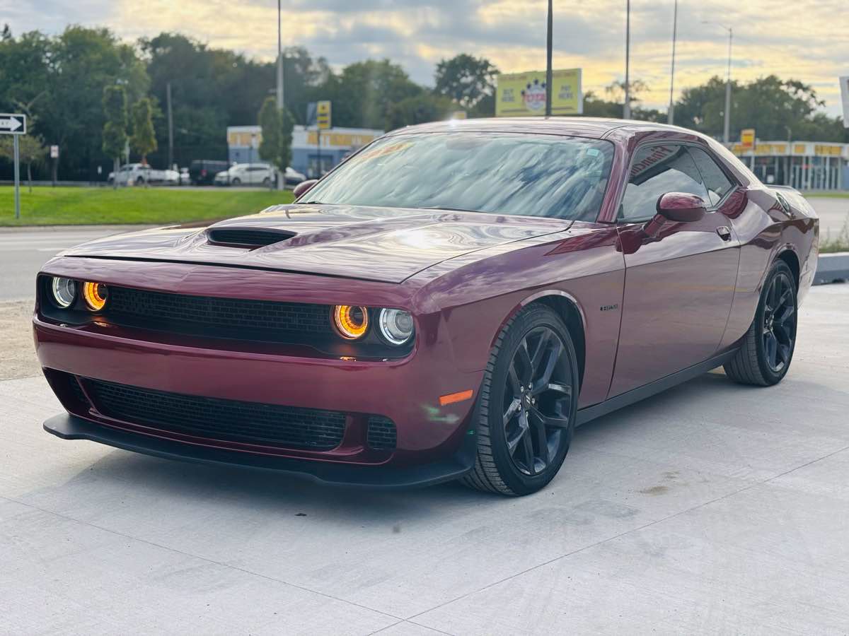 Used 2021 Dodge Challenger R/T w/ Blacktop Package RWD image 17