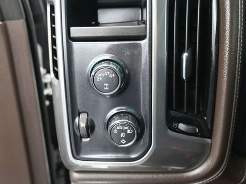 Used 2017 Chevrolet Silverado 1500 LTZ image 35