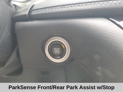 New 2026 Chrysler Pacifica Select image 8