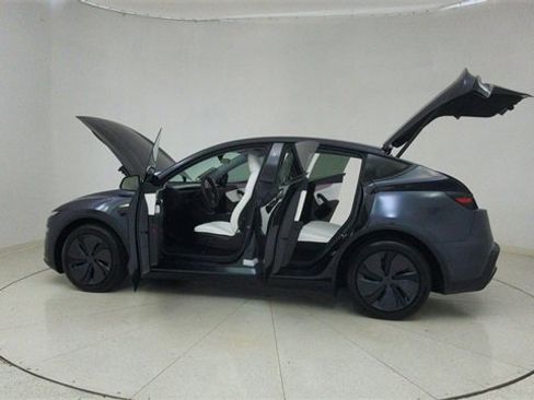 Used 2026 Tesla Model Y Long Range image 69