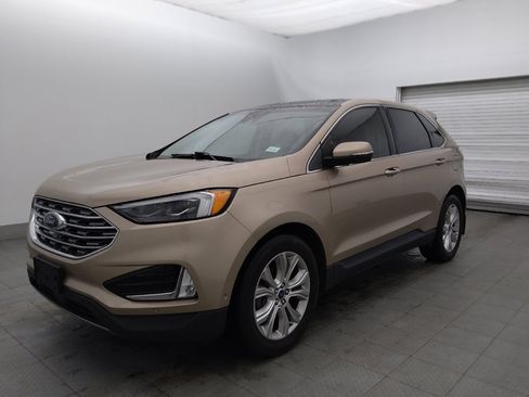 Used 2020 Ford Edge Titanium w/ Equipment Group 301A FWD image 2