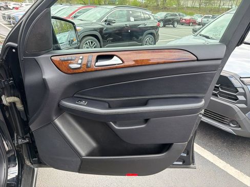 Used 2019 Mercedes-Benz GLS 450 4MATIC image 9