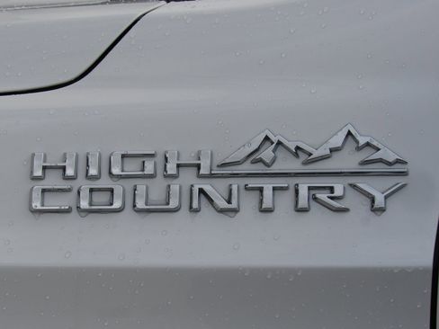 Used 2024 Chevrolet Tahoe High Country image 8