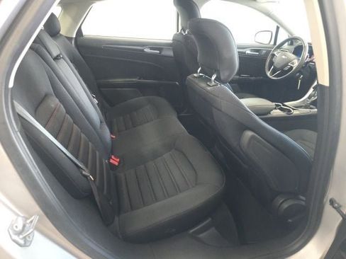 Used 2014 Ford Fusion SE w/ Equipment Group 201A image 6