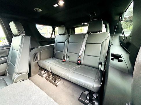 Used 2021 GMC Yukon XL SLT image 12