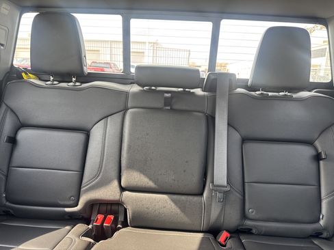 Used 2026 GMC Sierra 1500 SLT image 19