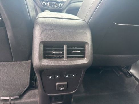 Used 2024 Chevrolet Equinox Premier AWD/4WD image 27