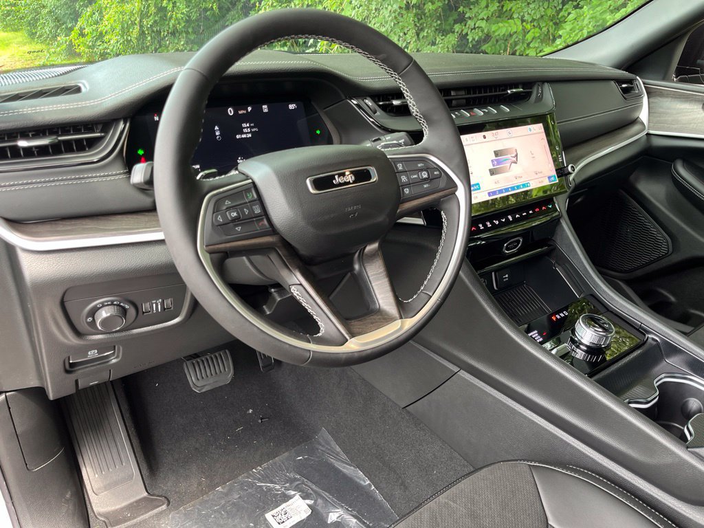 New 2026 Jeep Grand Cherokee Altitude AWD/4WD image 3