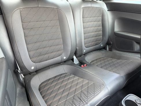 Used 2013 Volkswagen Beetle Turbo FWD image 14