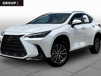Used 2025 Lexus NX 250 FWD w/ Towing Package (2000 Lbs) video 1