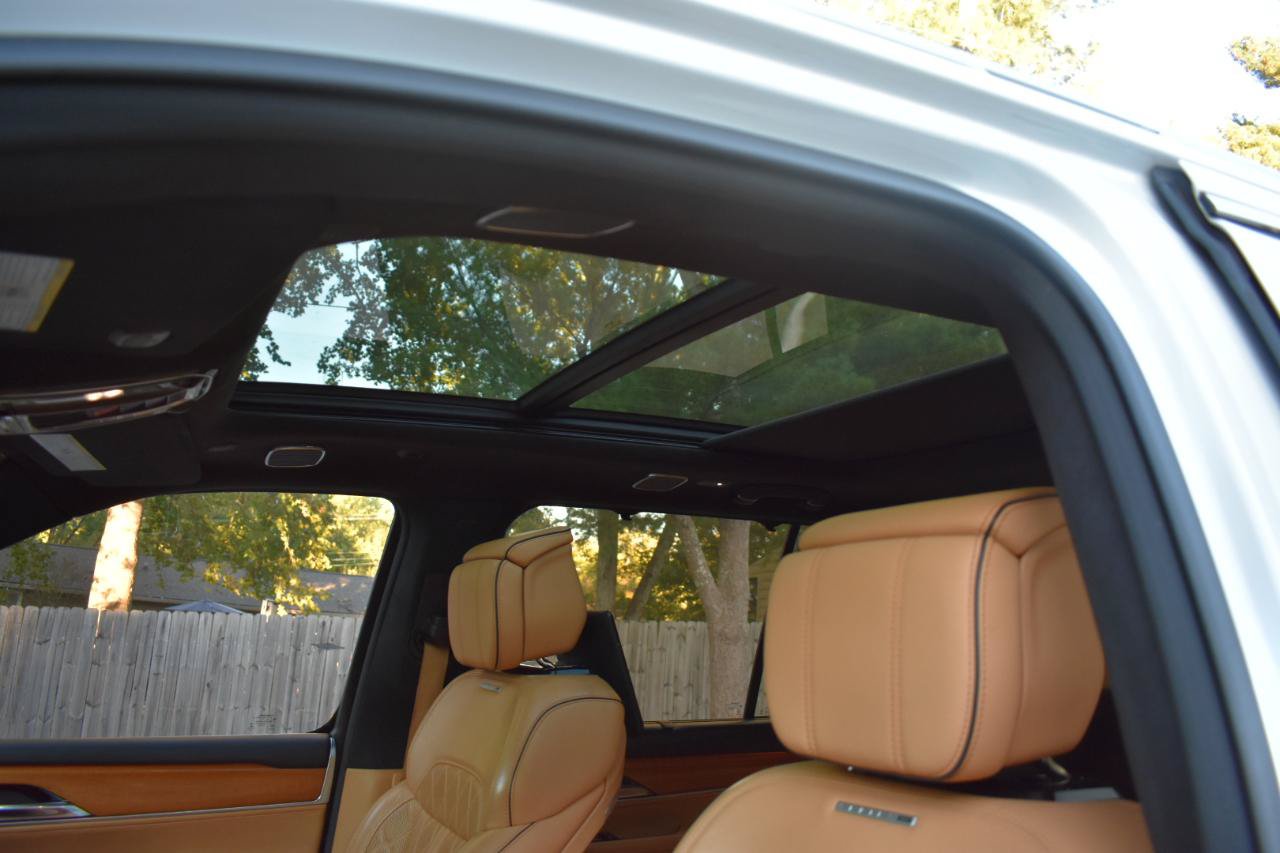 Used 2023 Jeep Grand Wagoneer L Series III w/ Rear Seat Video Group 1 AWD/4WD image 16