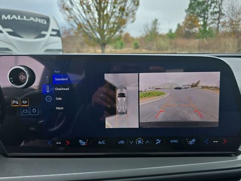 New 2026 Chevrolet Traverse LT image 22