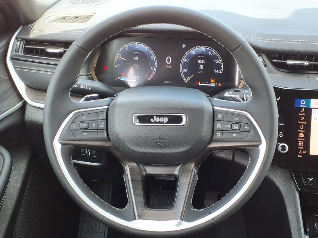 New 2027 Jeep Grand Cherokee Altitude RWD image 14