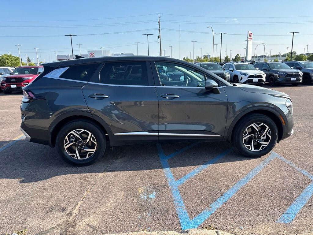 Used 2023 Kia Sportage LX AWD/4WD image 4