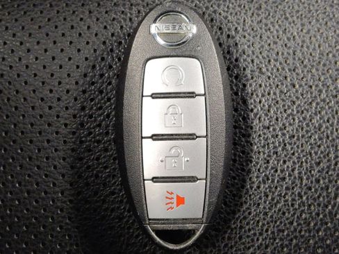 Used 2021 Nissan Rogue Sport SL AWD/4WD image 32